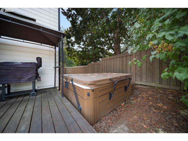 10355 Sw PORTER St, Portland, OR 97225