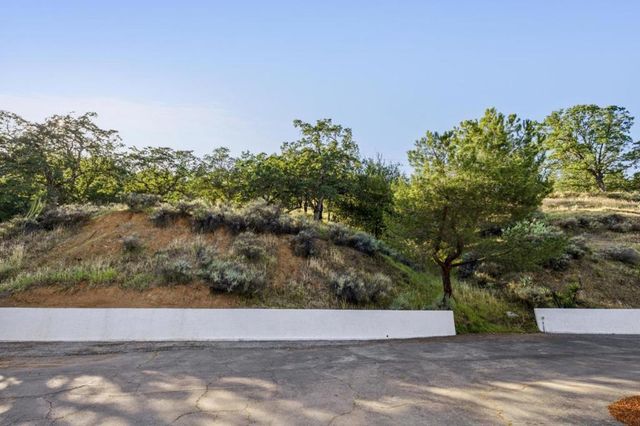 21531 Almaden Road, San Jose, CA 95120