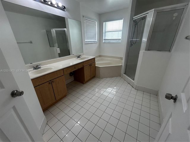 20471 SW 1ST ST, Pembroke Pines, FL 33029