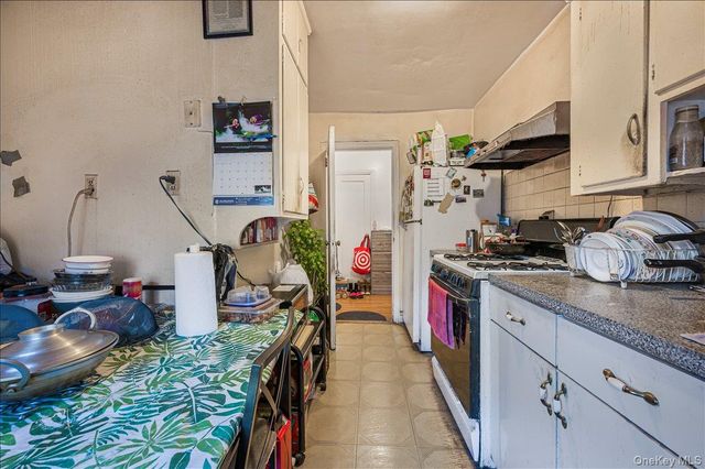 171-08 84th Road, Jamaica Hills, NY 11432