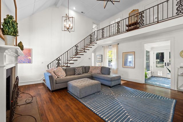 703 Fleetwood Drive, Lookout Mountain, TN 37350