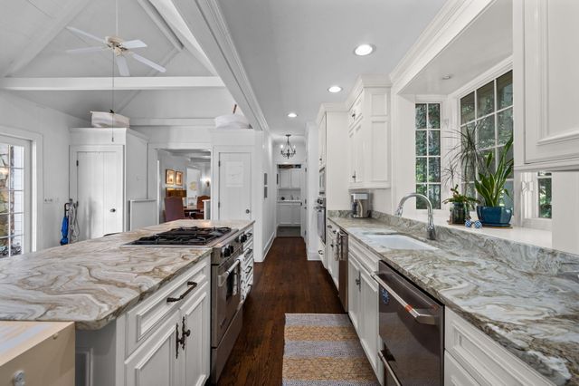 703 Fleetwood Drive, Lookout Mountain, TN 37350