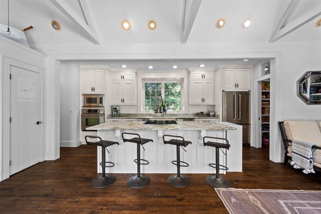 703 Fleetwood Drive, Lookout Mountain, TN 37350