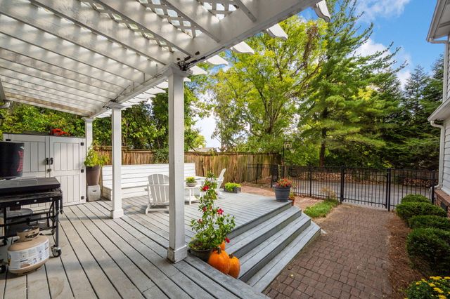 703 Fleetwood Drive, Lookout Mountain, TN 37350