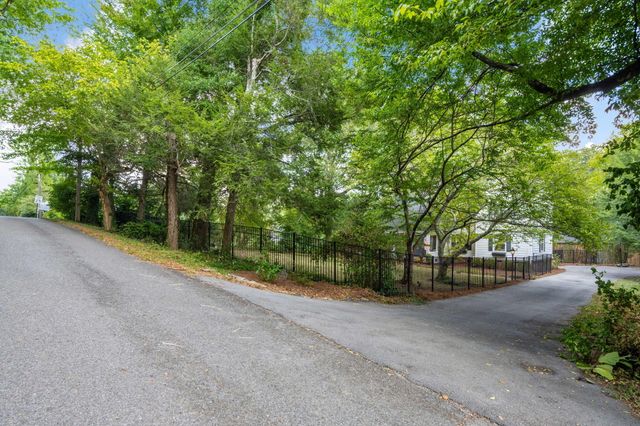 703 Fleetwood Drive, Lookout Mountain, TN 37350