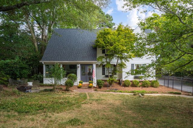 703 Fleetwood Drive, Lookout Mountain, TN 37350
