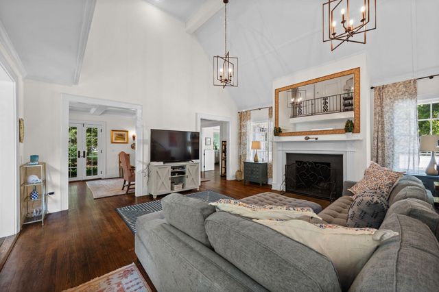 703 Fleetwood Drive, Lookout Mountain, TN 37350