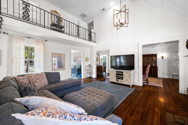 703 Fleetwood Drive, Lookout Mountain, TN 37350