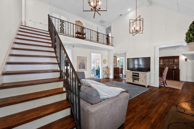 703 Fleetwood Drive, Lookout Mountain, TN 37350