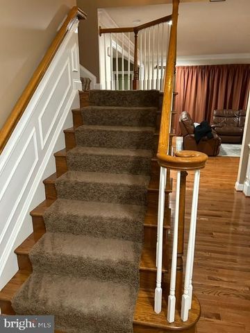25563 TAYLOR CRESCENT DR, Chantilly, VA 20152