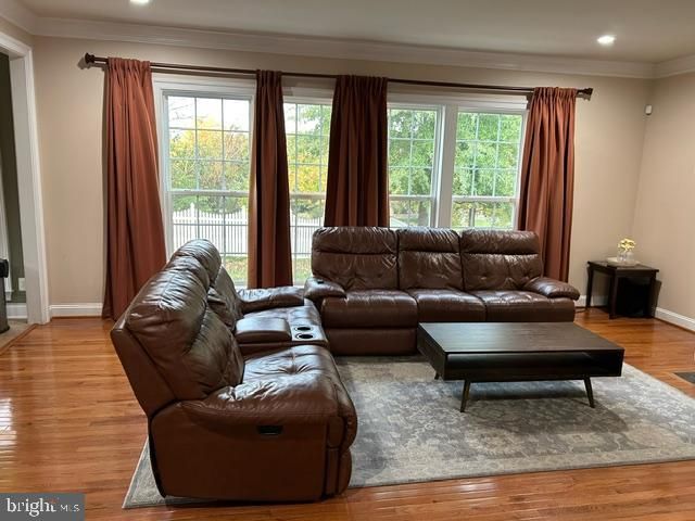 25563 TAYLOR CRESCENT DR, Chantilly, VA 20152