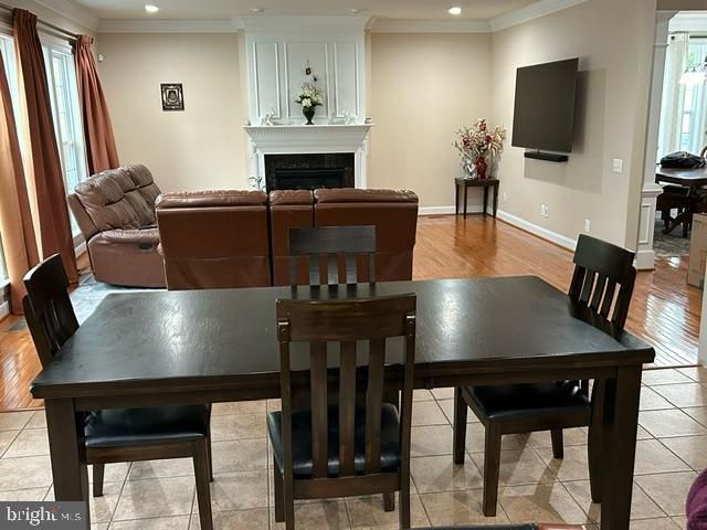 25563 TAYLOR CRESCENT DR, Chantilly, VA 20152
