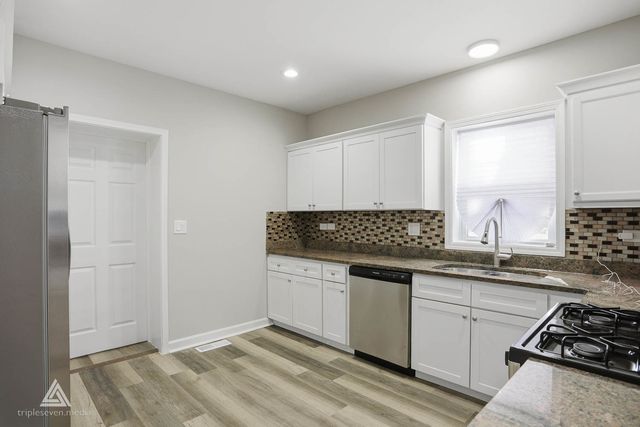 1301 N Waller Avenue, Chicago, IL 60651