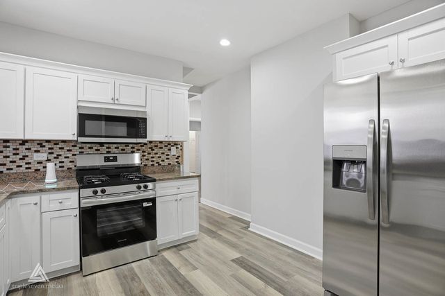 1301 N Waller Avenue, Chicago, IL 60651