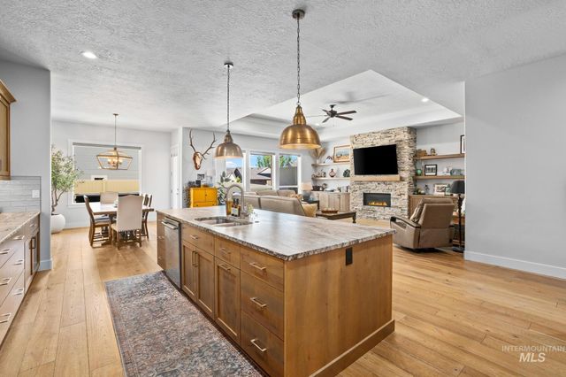 9931 W Aviara Dr, Star, ID 83669