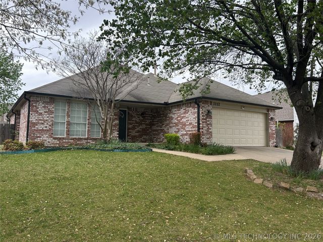 1112 N Willow Avenue, Broken Arrow, OK 74012