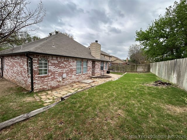 1112 N Willow Avenue, Broken Arrow, OK 74012