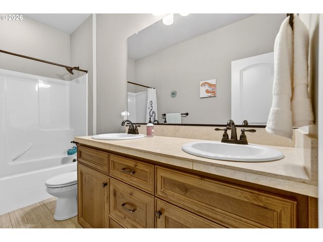 12397 Se BARI Ave, Happy Valley, OR 97086