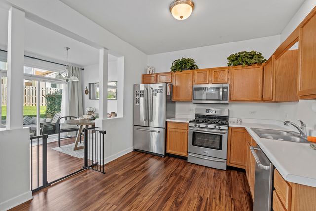 937 Mesa Drive, Lake In The Hills, IL 60156