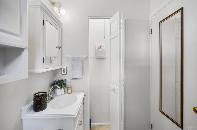 5425 Westchester Drive, Flint Twp, MI 48532