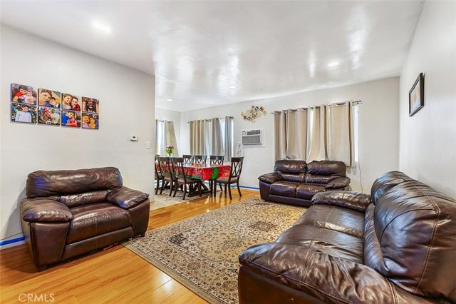 1052 Elm Avenue, Glendale, CA 91201