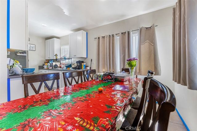 1052 Elm Avenue, Glendale, CA 91201