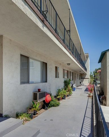 1052 Elm Avenue, Glendale, CA 91201