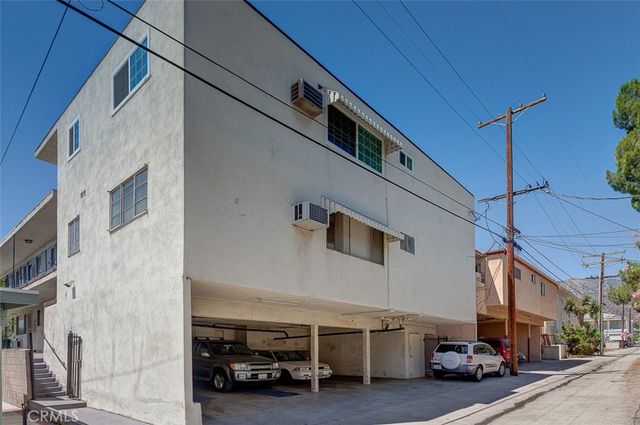 1052 Elm Avenue, Glendale, CA 91201