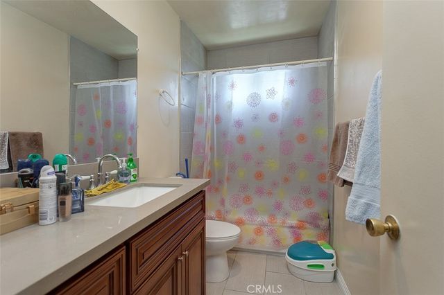 1052 Elm Avenue, Glendale, CA 91201