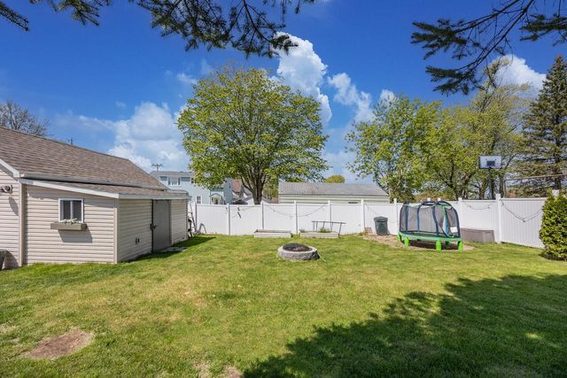 304 Fredonia AVENUE, Fredonia, WI 53021