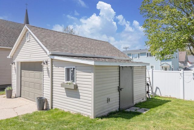 304 Fredonia AVENUE, Fredonia, WI 53021
