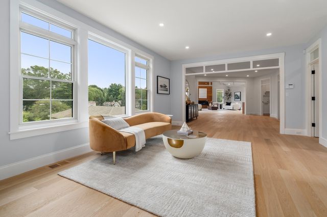 55 Crestview Rd, Belmont, MA 02478