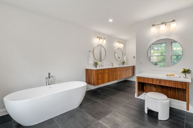 55 Crestview Rd, Belmont, MA 02478