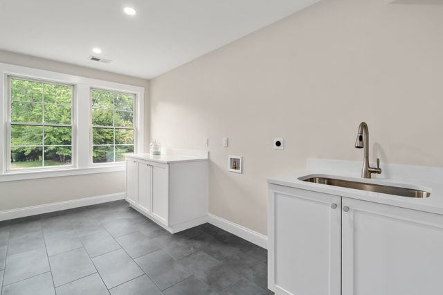 55 Crestview Rd, Belmont, MA 02478