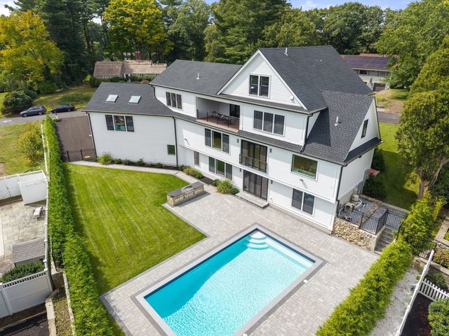55 Crestview Rd, Belmont, MA 02478