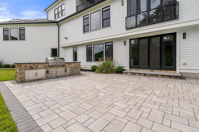 55 Crestview Rd, Belmont, MA 02478