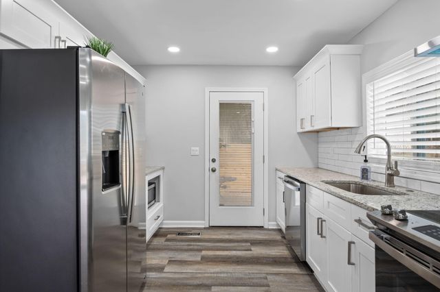 855 N Chamberlain Avenue, Chattanooga, TN 37406