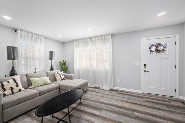 855 N Chamberlain Avenue, Chattanooga, TN 37406