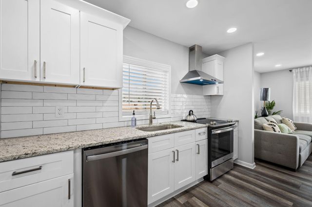 855 N Chamberlain Avenue, Chattanooga, TN 37406