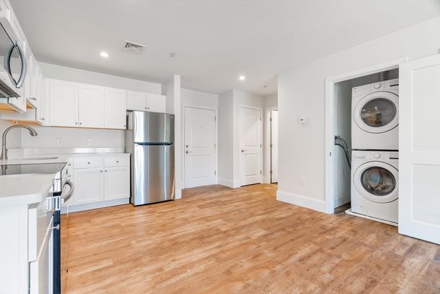 21 Paul Francis Way 21, Plymouth, MA 02360