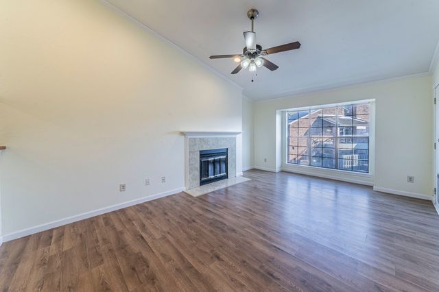 2733 Silver Creek Drive 205, Arlington, TX 76006