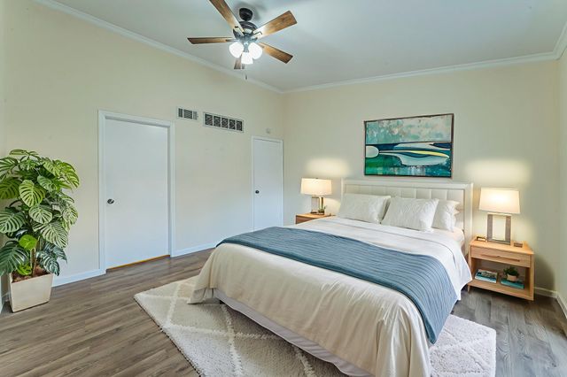 2733 Silver Creek Drive 205, Arlington, TX 76006