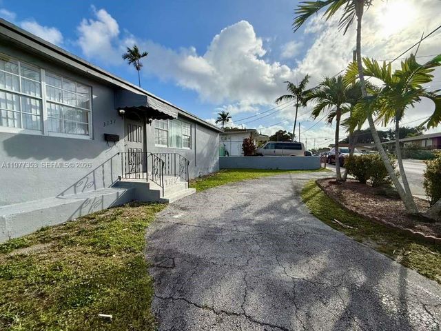 3131 SW 2nd St 3131, Miami, FL 33135