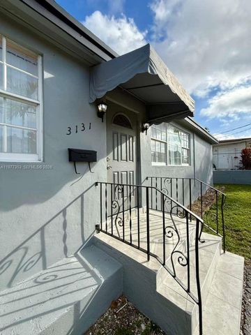 3131 SW 2nd St 3131, Miami, FL 33135