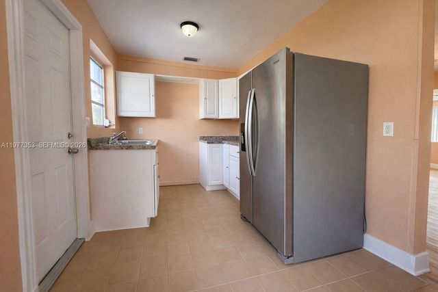 3131 SW 2nd St 3131, Miami, FL 33135