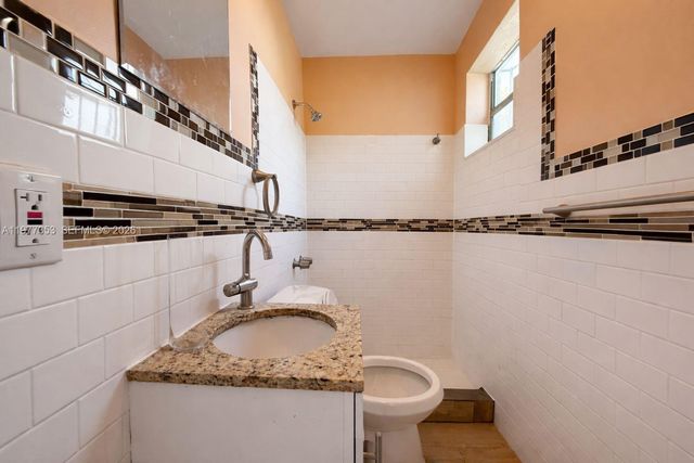 3131 SW 2nd St 3131, Miami, FL 33135