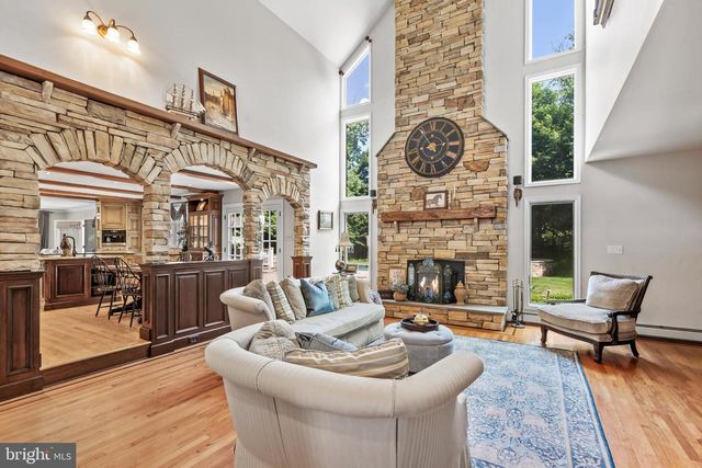 500 DEERFIELD LN, Doylestown, PA 18901