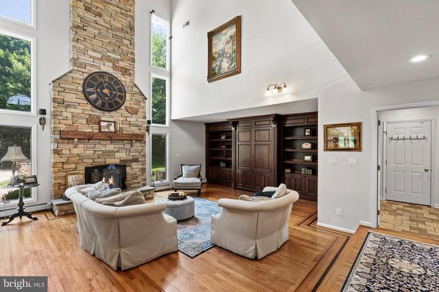 500 DEERFIELD LN, Doylestown, PA 18901