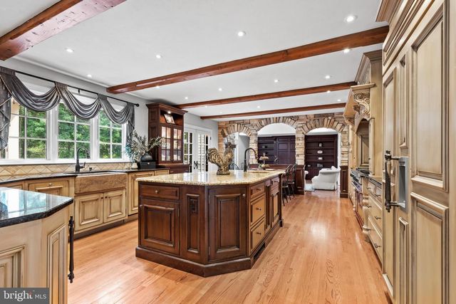 500 DEERFIELD LN, Doylestown, PA 18901