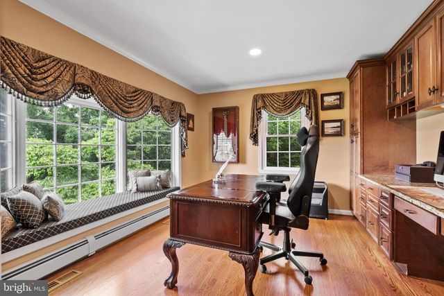 500 DEERFIELD LN, Doylestown, PA 18901